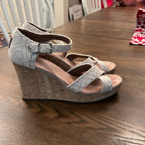 Toms Sienna brown criss cross  wedge sandals espadrille women's size 10 - Picture 1 of 5
